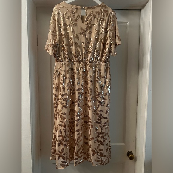 Deanna Sequin Midi Dress - Picture 6 of 7